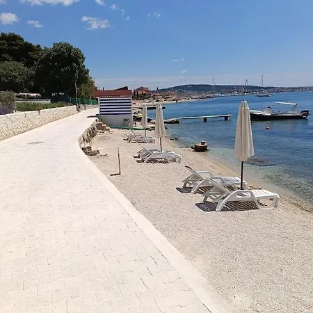 Apartament Carija 2 *