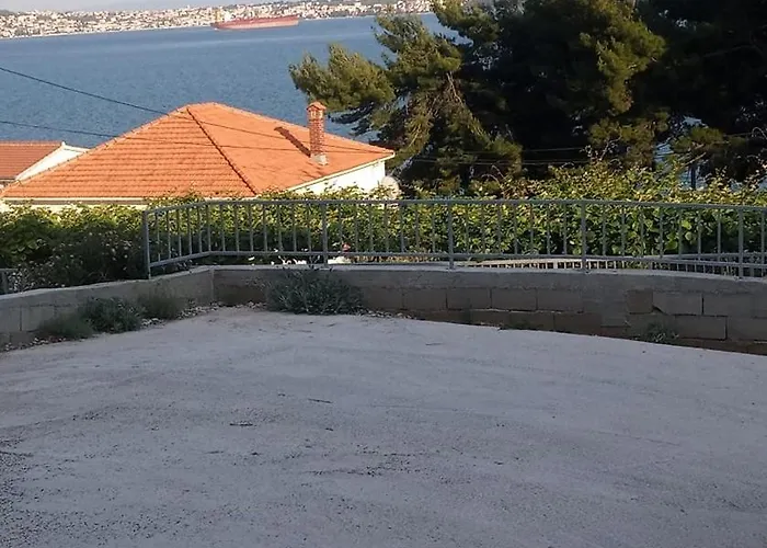 Appartement Carija 2 *