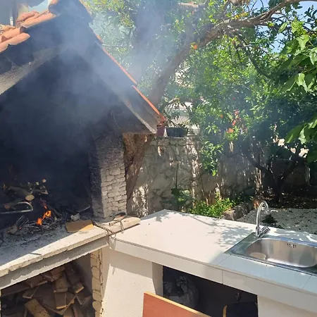 Carija 2 特罗吉尔